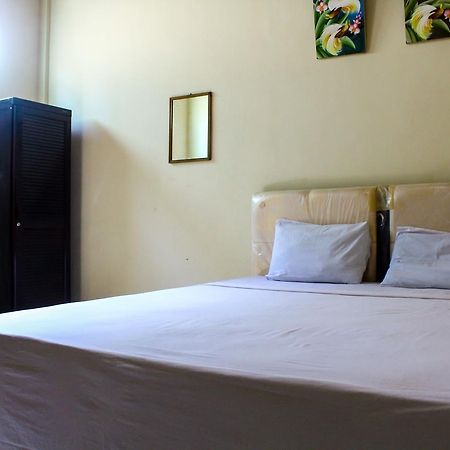 Lolo Beach Inn Легиан Екстериор снимка
